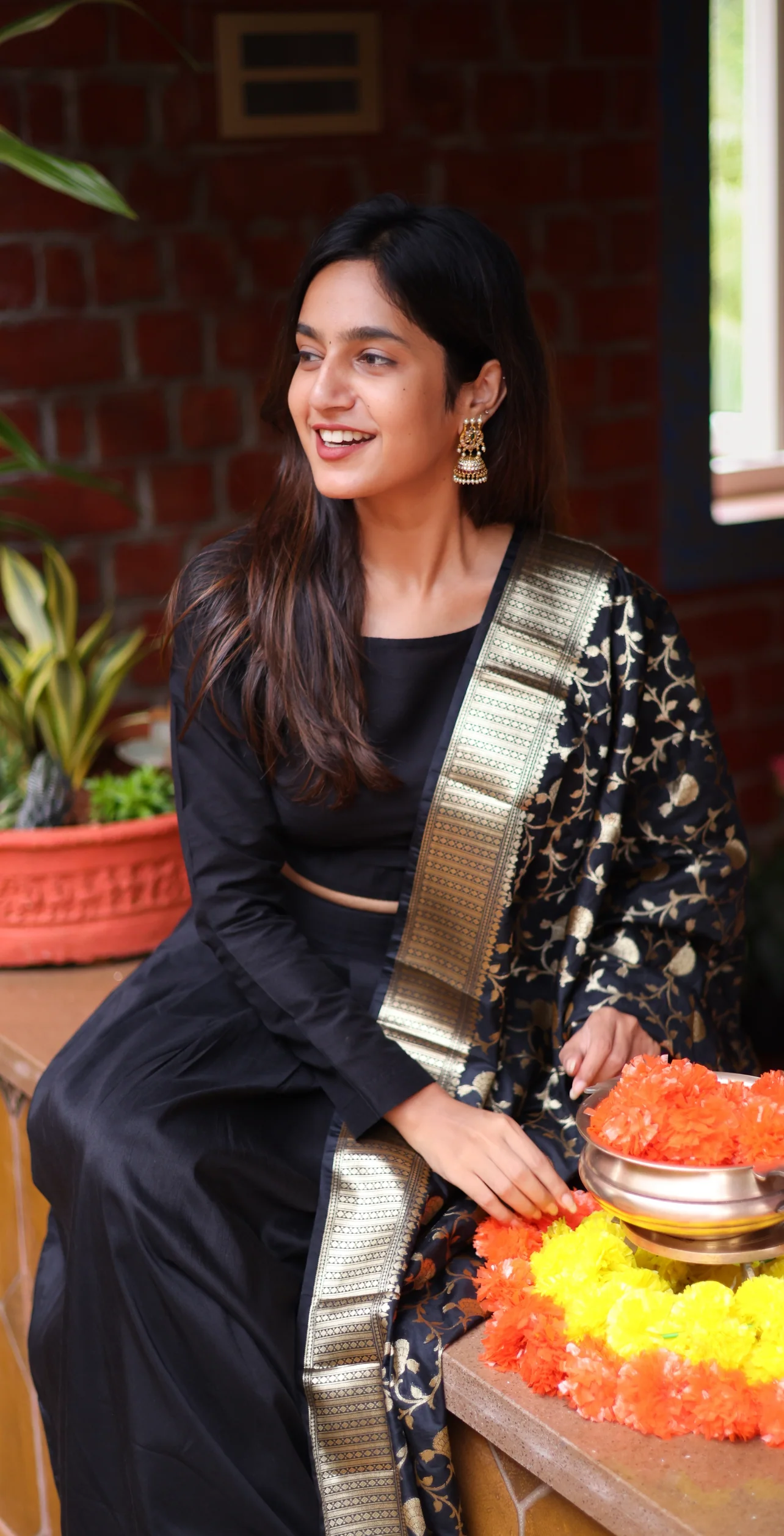 Black Pleated Maxi Skirt - Image 7